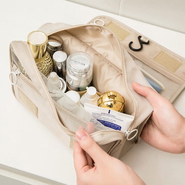 Trousse-de-Toilette-Maquillage-ouverte