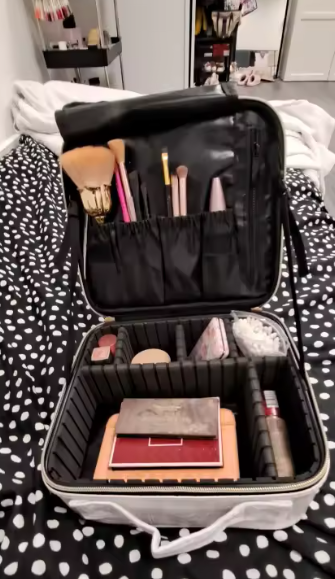 Image #1 de Julie Bernard