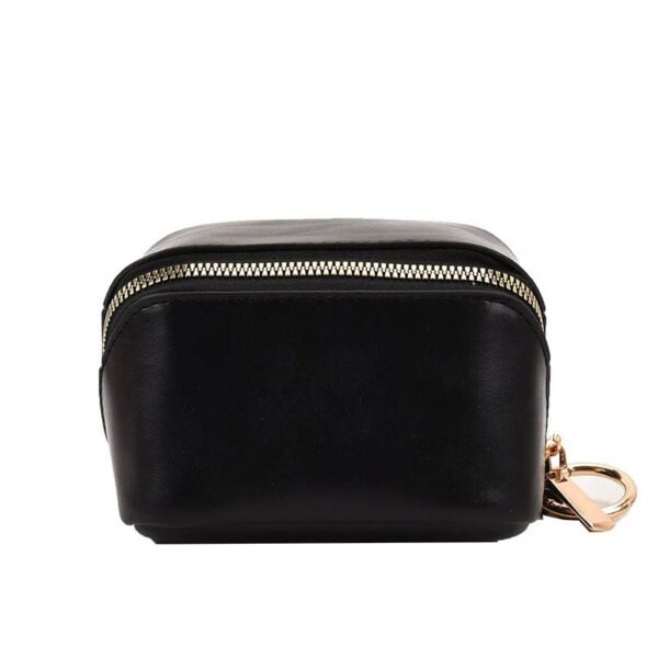 petite-trousse-de-toilette-noire