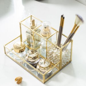 presentation-range-maquillage-en-verre