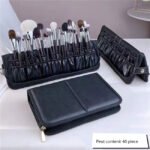 trousse-a-pinceau-maquillage-ouvert