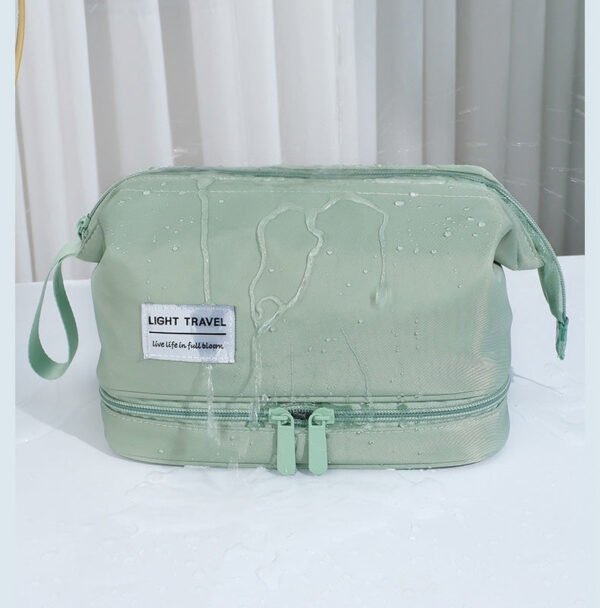 trousse-de-toilette-avec-compartiment-anti-eau