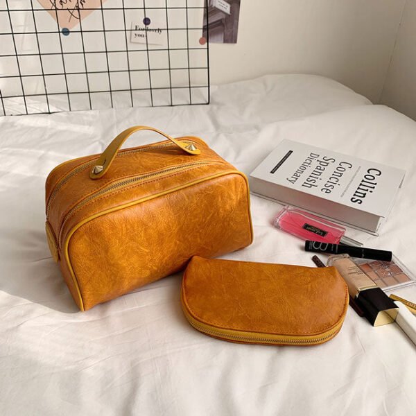 trousse-de-toilette-chic-pour-femme-jaune-avec-petite-trousse