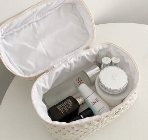 trousse-de-toilette-coton-ouverte-remplis-maquillage