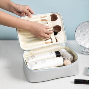 trousse-de-toilette-en-cuir-pour-femme-grande