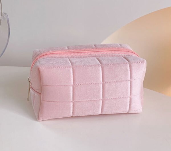 trousse-de-toilette-fille-rose-claire