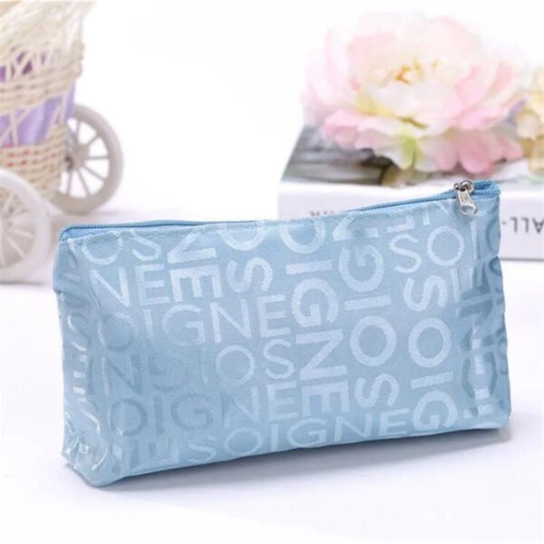 trousse-de-toilette-plate-bleu