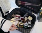 trousse-maquillage-fille-ouverte