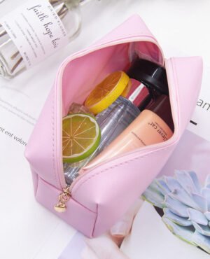 trousse-pour-maquillage-ouverte-grande-capaciter